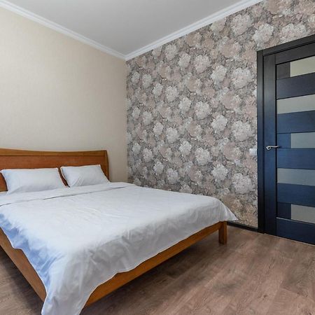 Flatrent Drahomanova 2A Apartment Kiev Luaran gambar