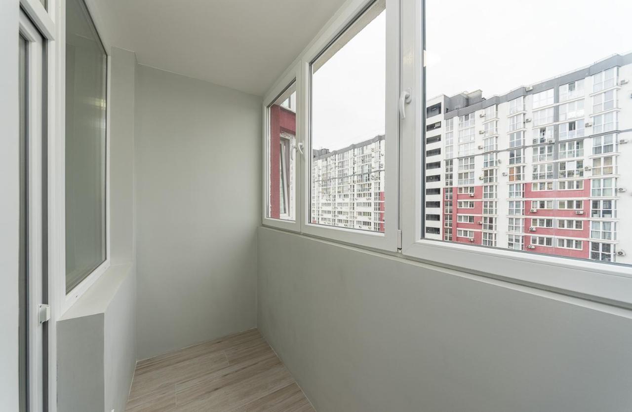 Flatrent Drahomanova 2A Apartment Kiev Luaran gambar