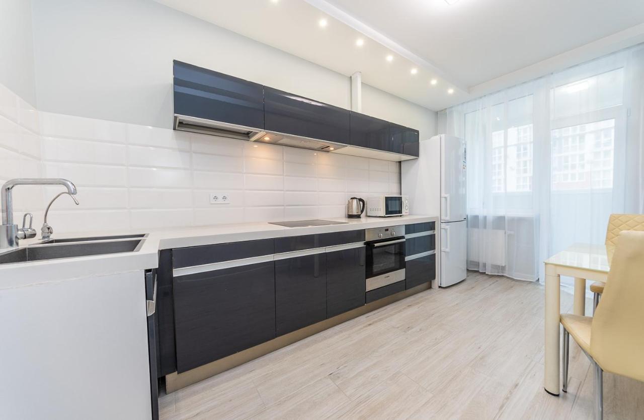 Flatrent Drahomanova 2A Apartment Kiev Luaran gambar