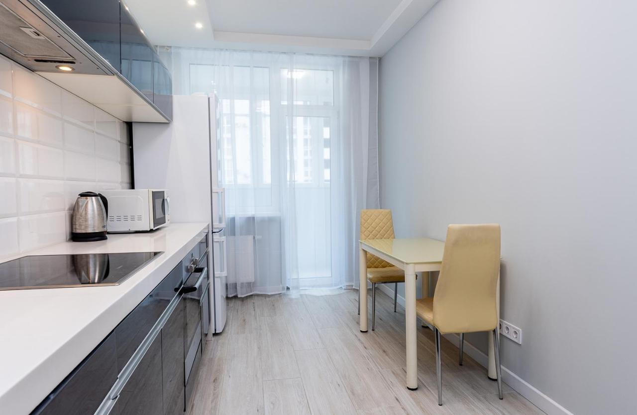 Flatrent Drahomanova 2A Apartment Kiev Luaran gambar