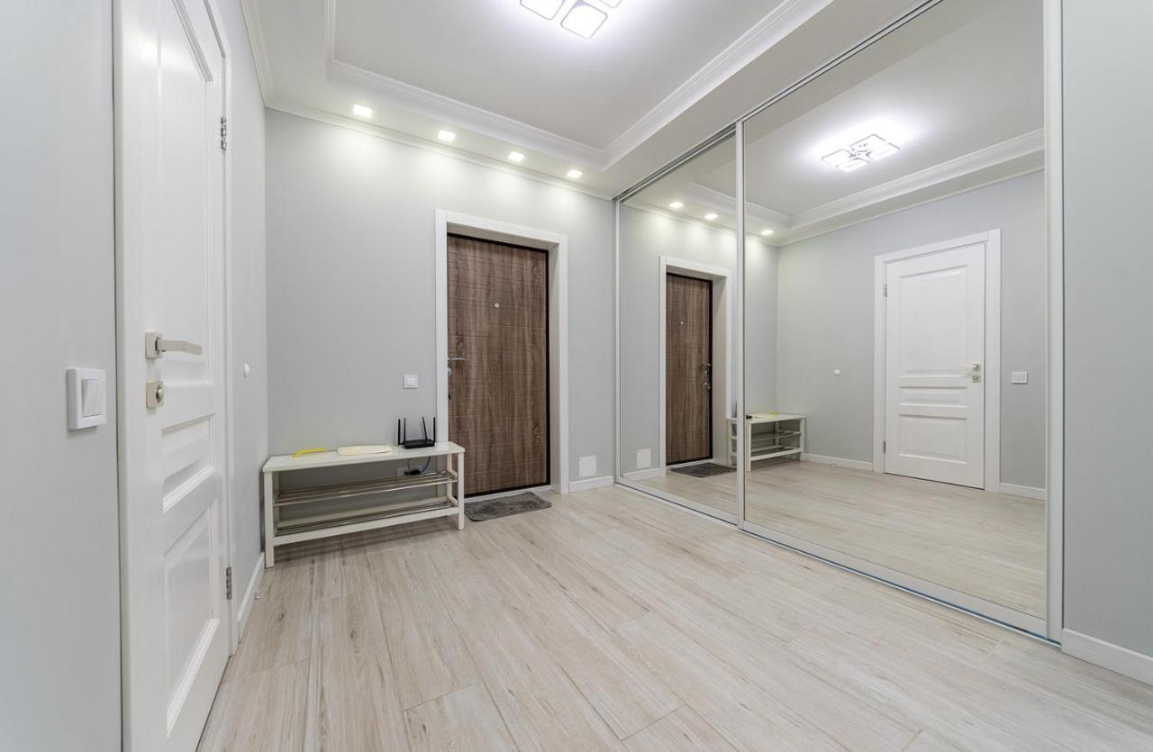 Flatrent Drahomanova 2A Apartment Kiev Luaran gambar