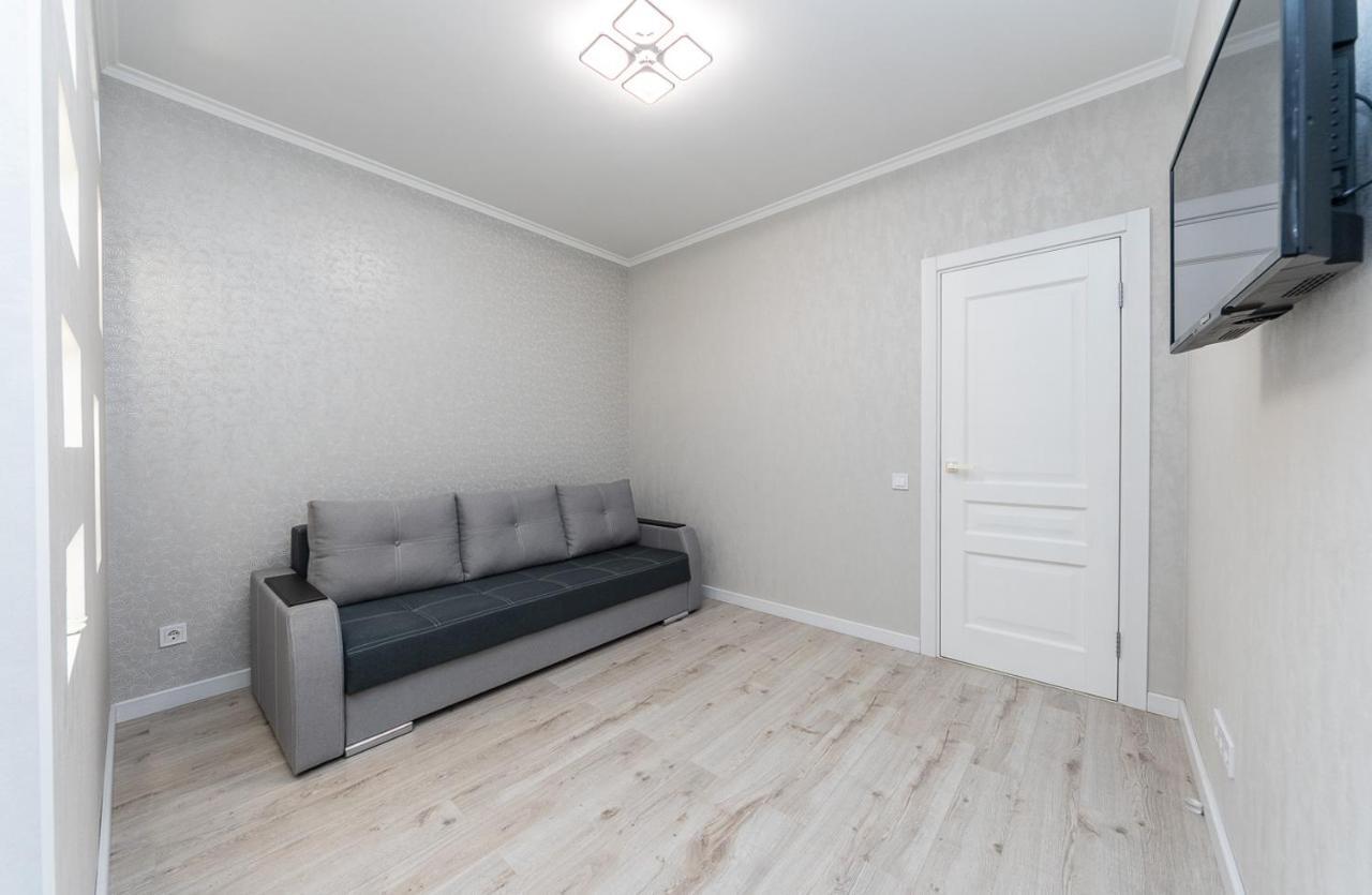 Flatrent Drahomanova 2A Apartment Kiev Luaran gambar