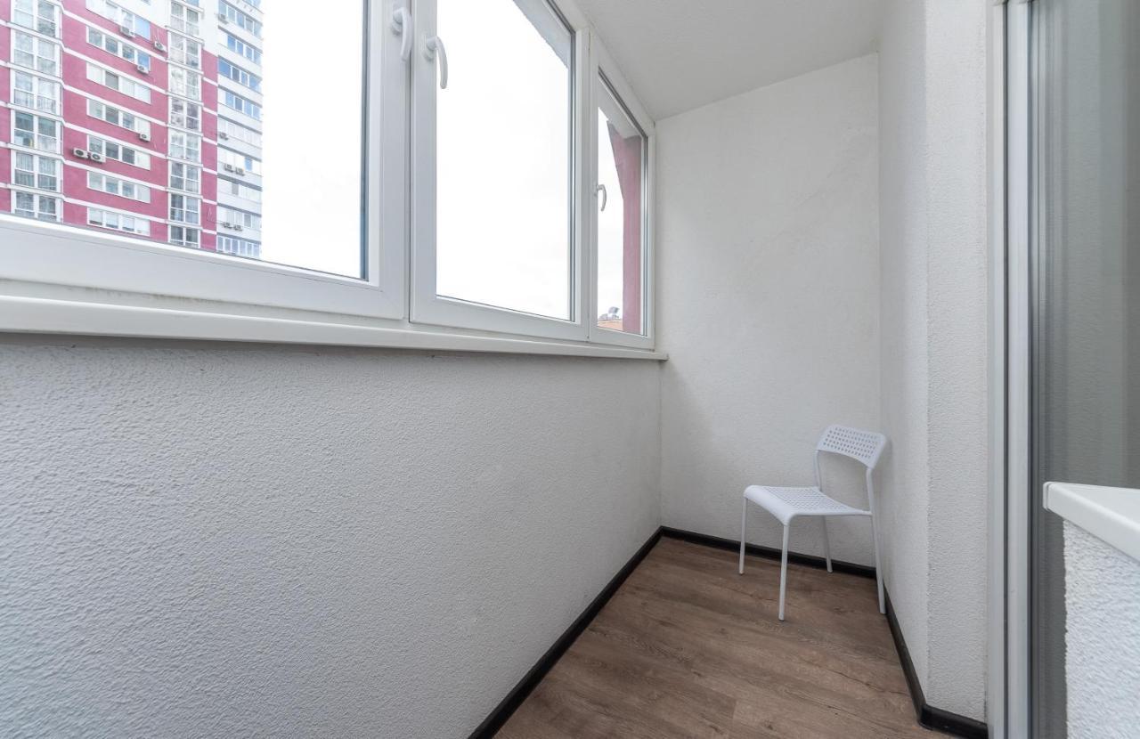 Flatrent Drahomanova 2A Apartment Kiev Luaran gambar