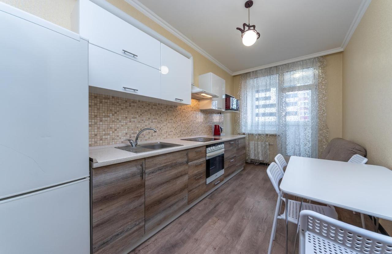 Flatrent Drahomanova 2A Apartment Kiev Luaran gambar