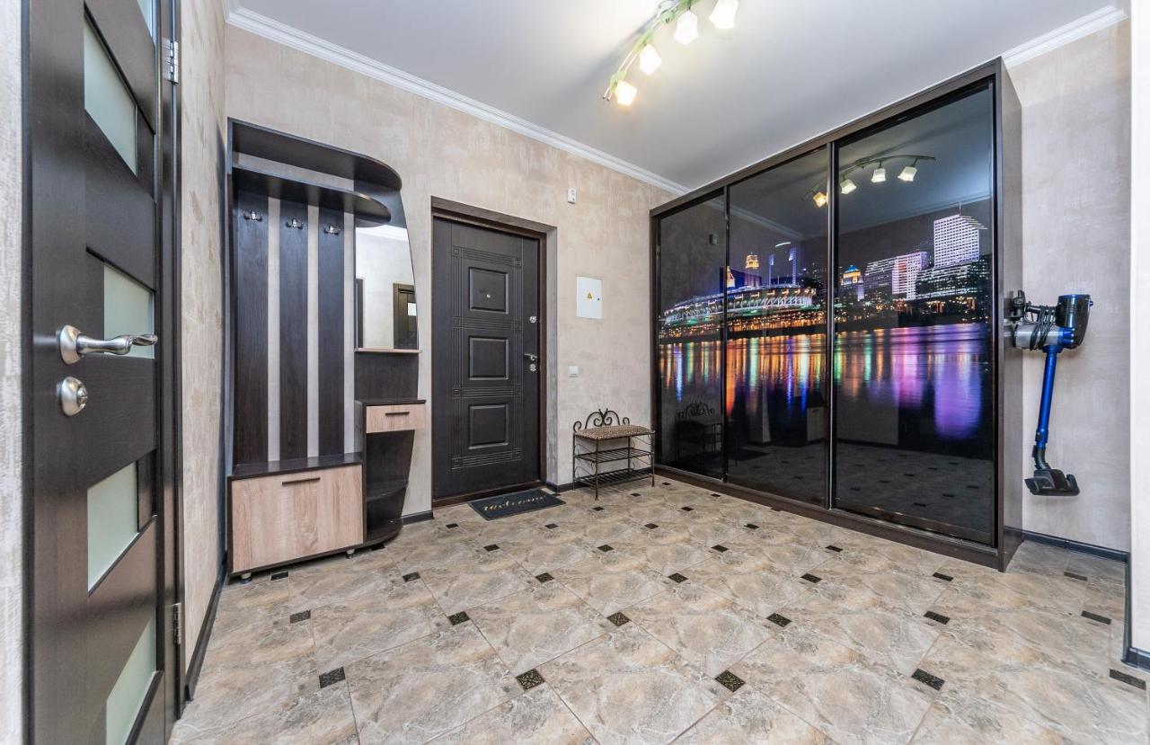 Flatrent Drahomanova 2A Apartment Kiev Luaran gambar