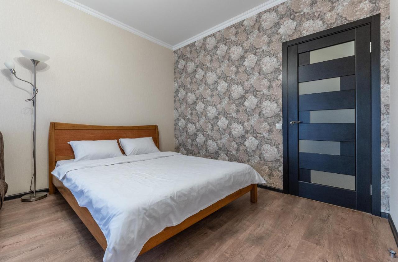 Flatrent Drahomanova 2A Apartment Kiev Luaran gambar
