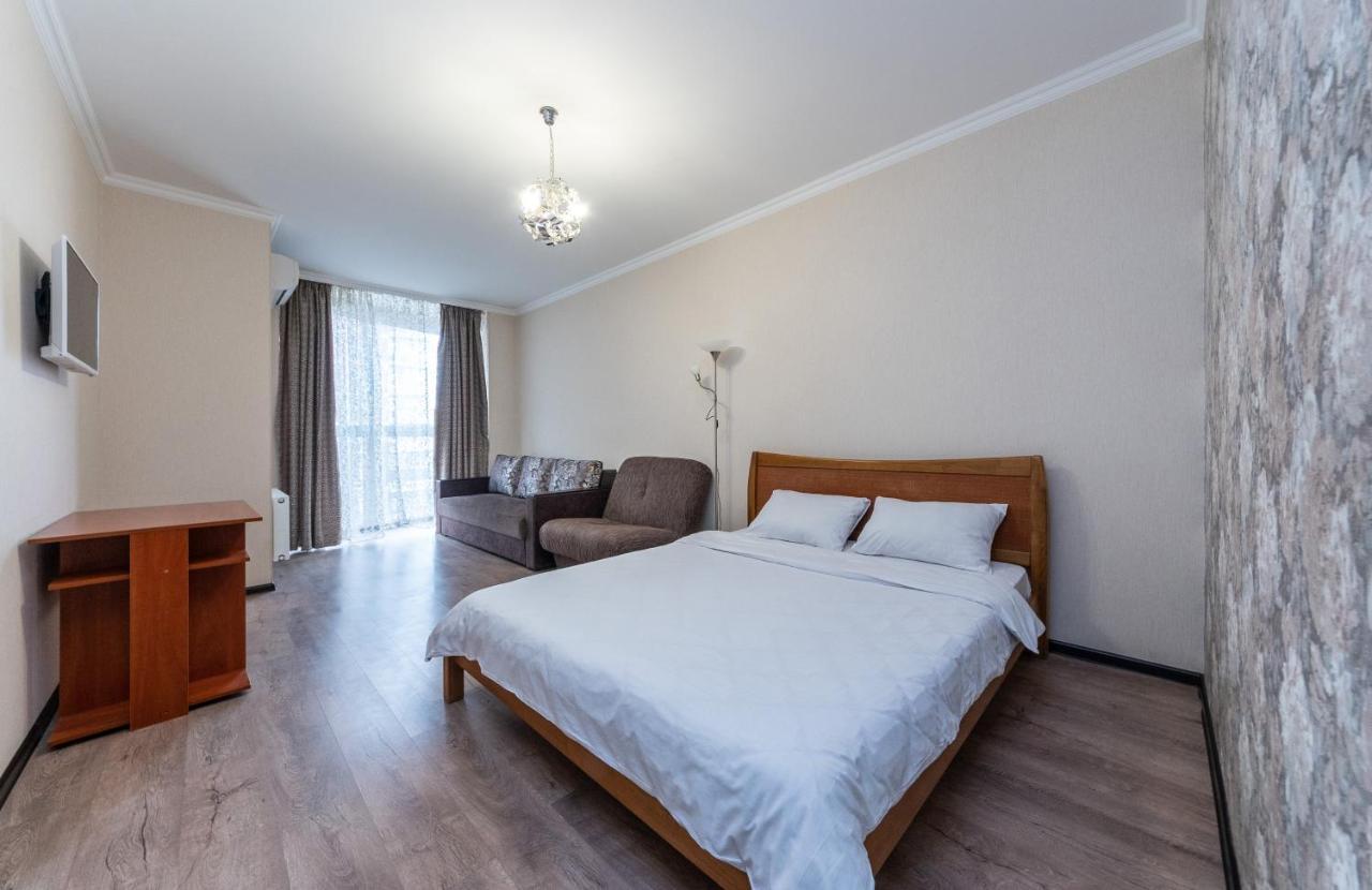 Flatrent Drahomanova 2A Apartment Kiev Luaran gambar