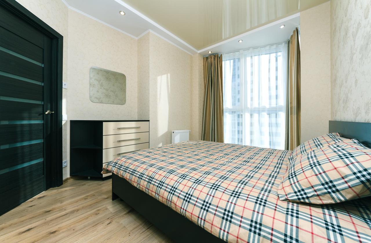 Flatrent Drahomanova 2A Apartment Kiev Luaran gambar