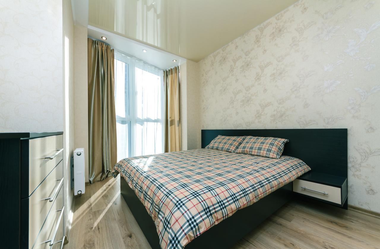Flatrent Drahomanova 2A Apartment Kiev Luaran gambar