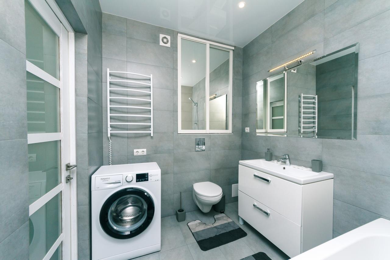 Flatrent Drahomanova 2A Apartment Kiev Luaran gambar