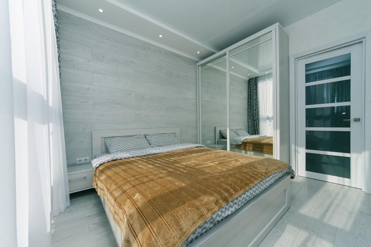 Flatrent Drahomanova 2A Apartment Kiev Luaran gambar